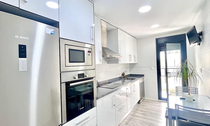 Elche Apartment | Relax at Vinalopo Home with Spa and Family-Friendly Amenities