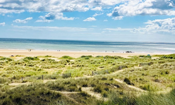 Winterton-on-Sea Cottage | Cozy Coastal Fisherman's Cottage, Steps from Norfolk Beach
