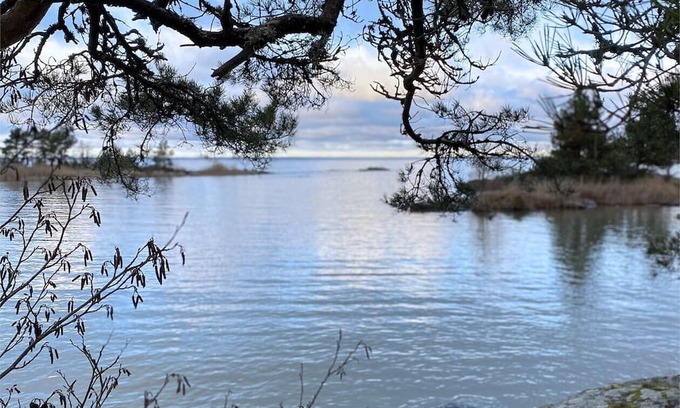 Tun Cottage | Historic 1800s Farmhouse with Ocean View & Spa Amenities