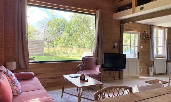 Bernay House | Charming Cottage Amidst Normandy's Scenic Apple Orchards
