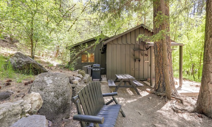 Sedona Cabin | Ideal Pet-Friendly Cabin in Sedona with Creek Access