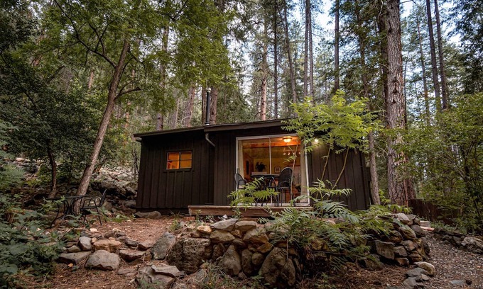 Sedona Cabin | Charming Sedona Cabin with Shared Creek & Fishing Access