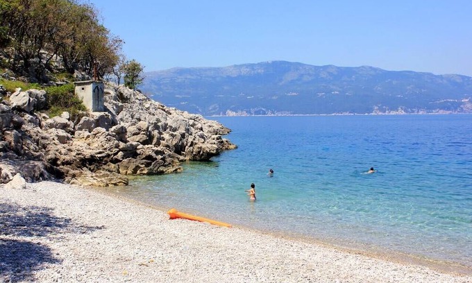 Porozina Apartment | Cozy One Bedroom Apartment with Terrace in Porozina, Cres