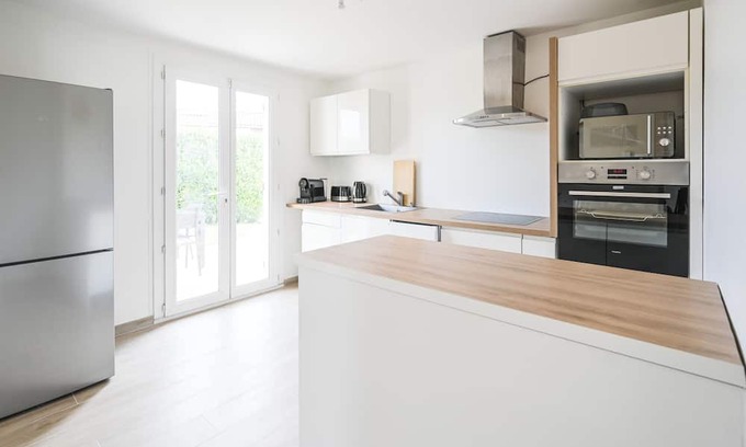 Tournefeuille House | Nouveau Family Home with Pool and Breakfast Awaits You
