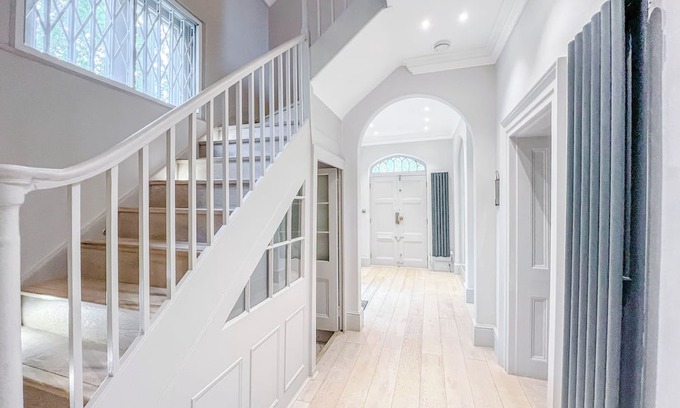 Regent's Park House | Elegant 5-Bedroom House with Garden in Central London