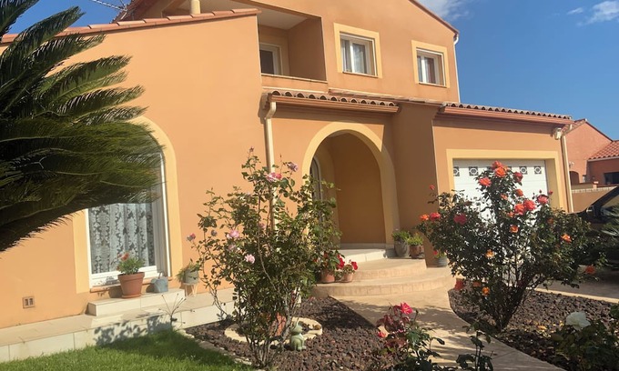 Saint-Andre Apartment | Spacious 50m2 Apartment with Pool Near Beaches