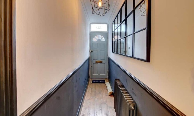 Bedford Apartment | Stylish 2-Bed House with WiFi in Central Bedford