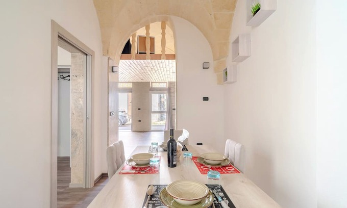 San Pancrazio Salentino House | Elegant Holiday Home 'Luxury Suite Salento' with Wi-Fi