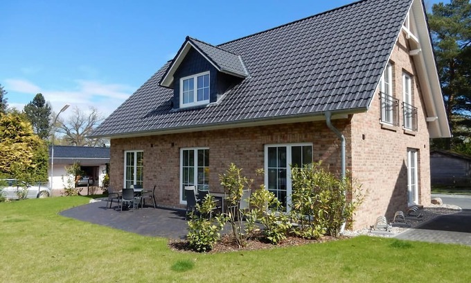 Ratekau House | Pet-Friendly Retreat in Scenic Warnsdorf for Families