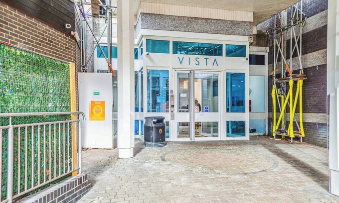 Woolwich Apartment | Modern Flat Just 5 Mins from Woolwich Arsenal Station