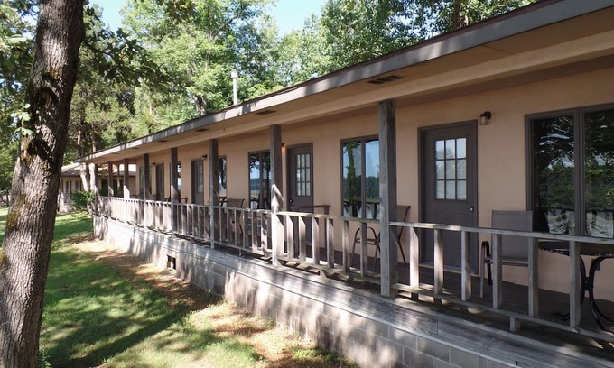 Golconda House | Charming Cabin Retreat on the Scenic Ohio River!
