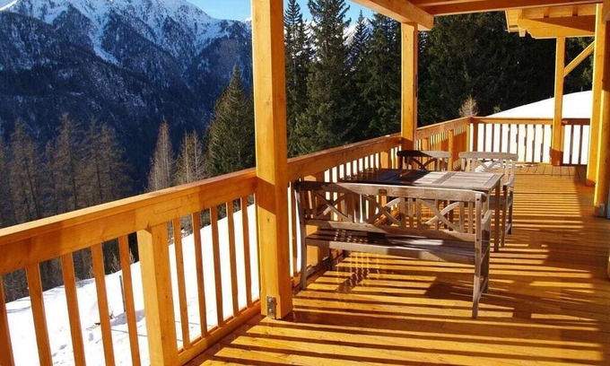 Heiligenblut House | Comfortable Entenalm OG with Breakfast and Family Amenities