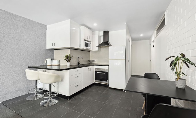 Clayton Apartment | Convenient Stay Near Monash University Clayton for Families