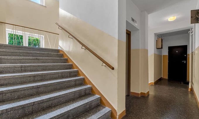 Zoliborz Apartment | Discover Warsaw Żoliborz Studio - Parks & Transit Nearby