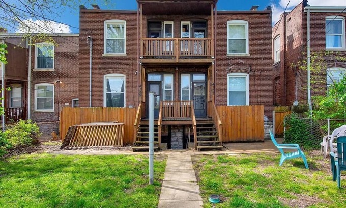 Shaw House | Historic First Floor Unit in Shaw Community with Kitchen