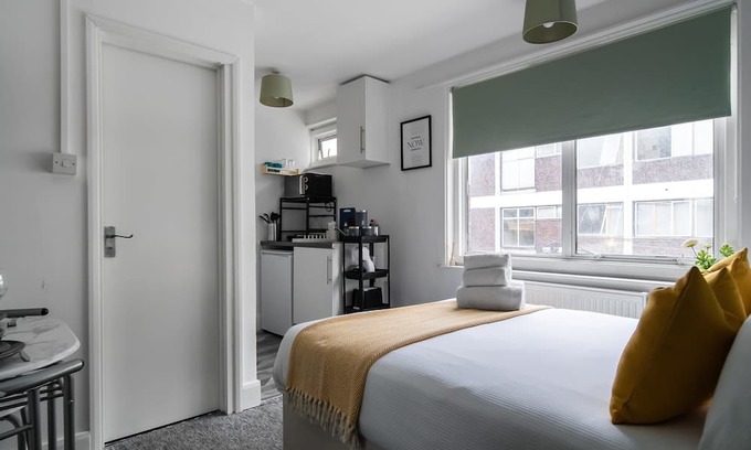 Southgate Apartment | Affordable En-Suite Studio Rooms in London, N14 3B