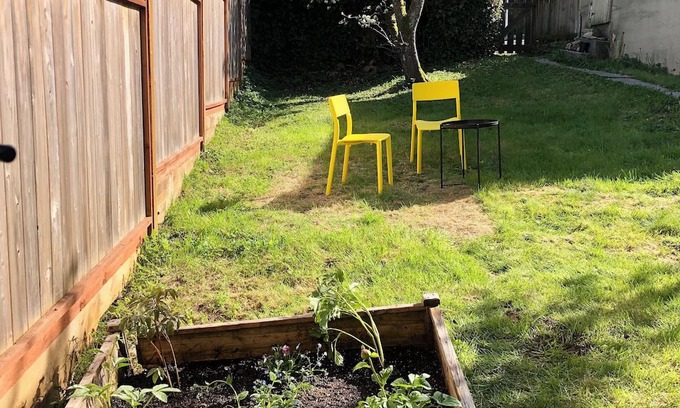 West Point Grey House | Inviting Home in Kitsilano with Ocean View & Free Parking