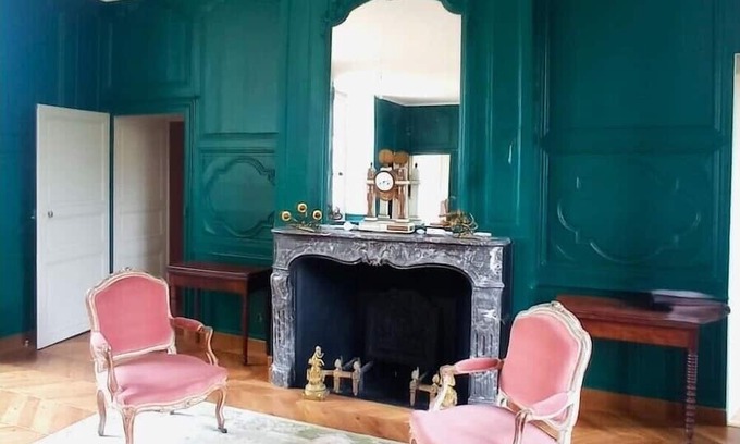 Marmagne House | Gîte in Historic Château in Central France with Breakfast
