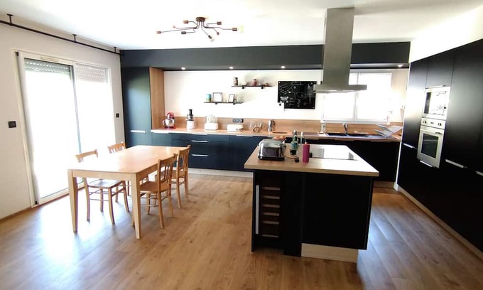 Eurre House | Welcoming 3-Bedroom Maison in the Heart of Drôme Village