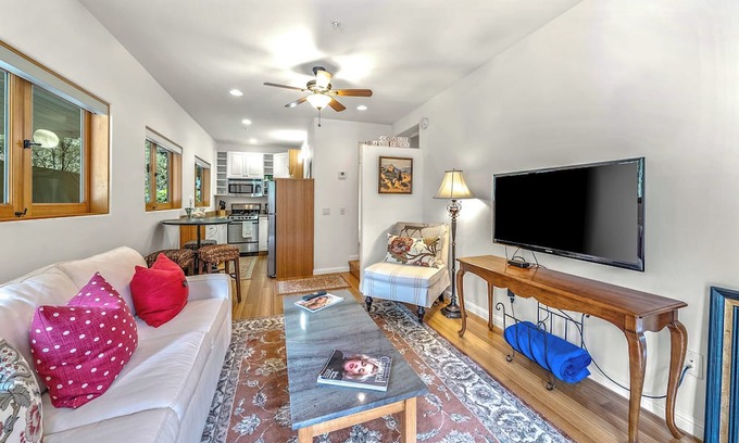 Northeast Carmel Cottage | 12 Oaks – Romantic Beachfront Retreat with Spa & Dining