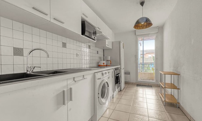 Lafourguette Apartment | Discover Le Chapitre Toulousain: Family-Friendly Escape