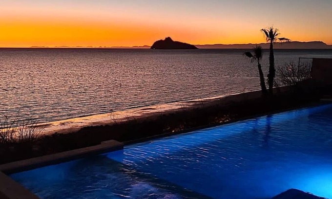 Central Sonora Apartment | Casa Maca Bahía de Kino: Beachfront Penthouse Retreat