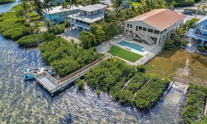 Breezeswept Beach Estates House | Open Water Vacation in Paradise