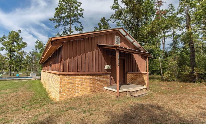 Dry Creek Cabin | Discover Bundick Lake: Your Ideal Cabin Retreat Awaits