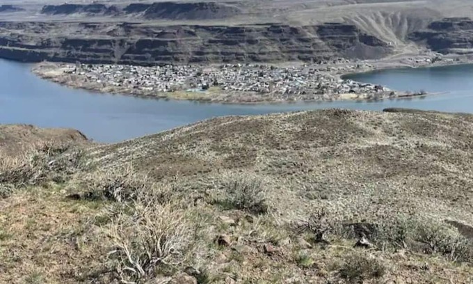 Sunland Estates House | Inviting Sunland Home with Private Yard Near the Gorge