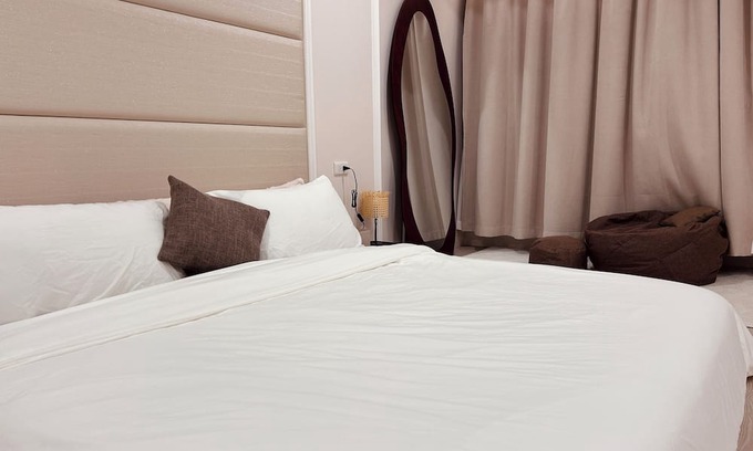 Datong Apartment | 3 minutes to taoyaun airport MRT / 5mins to night market! 6 people max apartment