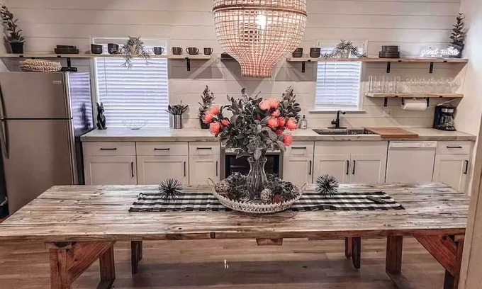 Peoplestown House | The Modern Farmhouse Atlanta 6 bed / 4 bath new