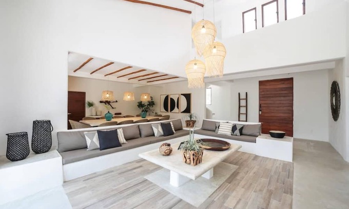 Buenavista House | Casa Jero: Explore with Free Kayaks and Private Pier Access