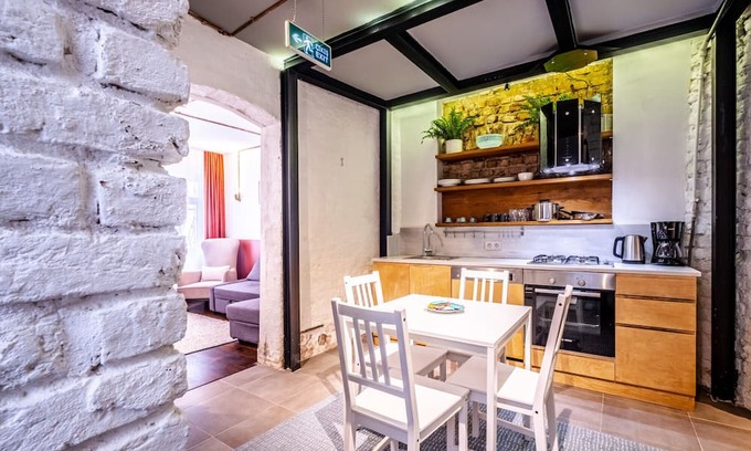 Tophane Apartment | Central Beyoglu Flat with Kitchen & Family-Friendly Amenities