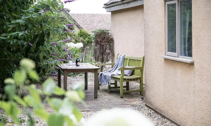 Beverston House | Cozy 2 Bed/1 Bath Bungalow Near Beverston Castle
