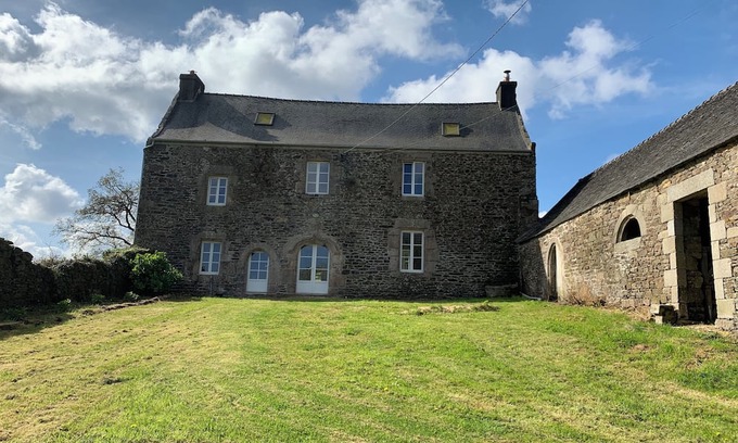 Lanneanou House | Historic Manoir with Tennis Court & Private Pond Retreat