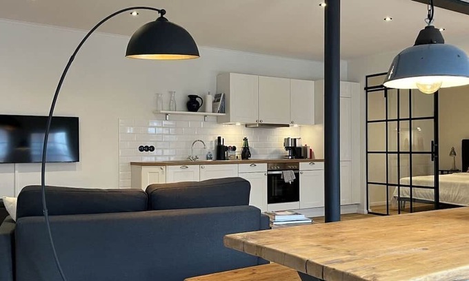 Friedrichstadt House | Idyllic Simmerdeis on the Canal - Family-Friendly Retreat