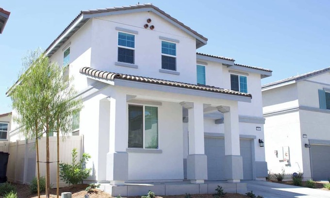 Moreno Valley House | Ideal 5B Getaway in a Gated Community for All Occasions