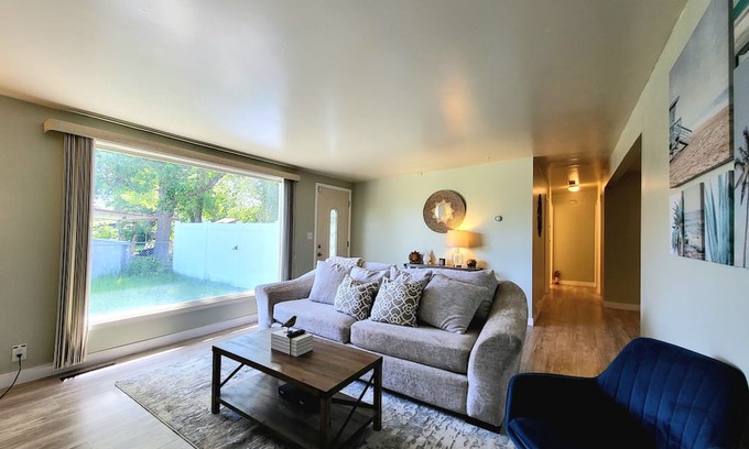 Taylorsville House | Cozy 3-Bedroom Retreat in SLC Valley Center with Spa