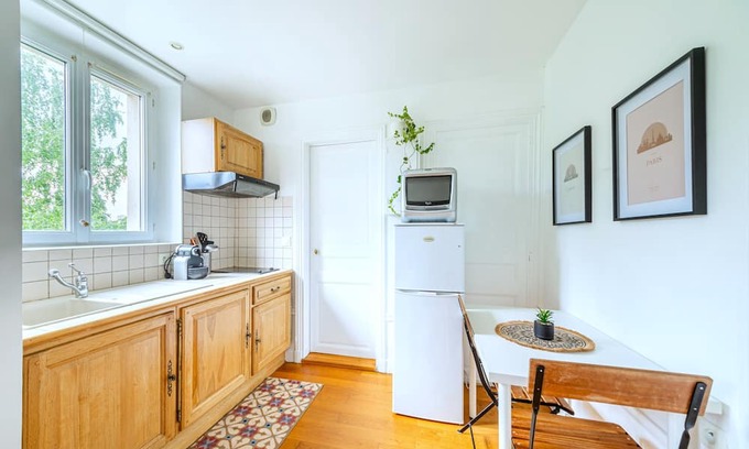 Maisons-Alfort Apartment | Family-Friendly Vrbo Property with Kitchen Amenities