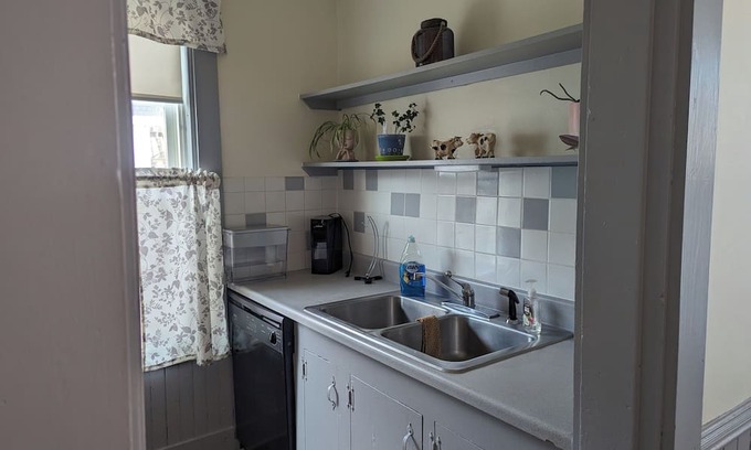 Bangor House | Comfortable Queen City Duplex for Up to 6 Guests