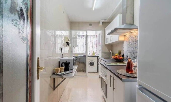 Gines Apartment | Comfortable 3-Room Apartment with Spa in Gines, Sevilla
