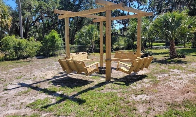 Suwannee House | Family-Friendly Retreat at Suwannee Hill - Rated 10/10!