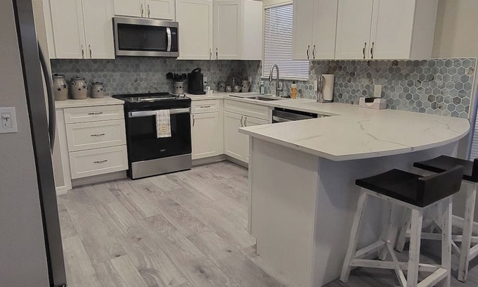 Florida Ridge House | Steps from the Beach: Family-Friendly Stay with Hot Tub!