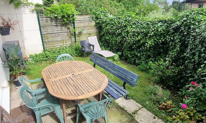 Rosny-sous-Bois Bed & Breakfast | Cozy 2 Bedroom Retreat Just 15 Minutes from Paris