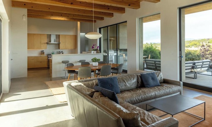 La Tierra House | Modern Home with Breathtaking Views & Family-Friendly Amenities