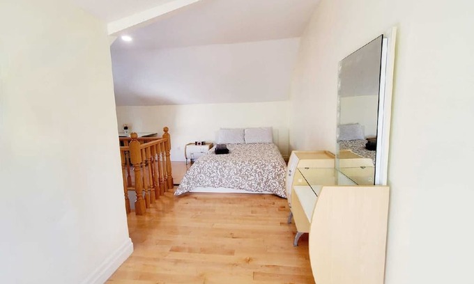 Trinity - Bellwoods Apartment | Spacious 3-Bedroom Downtown Toronto Unit Near Trinity Bellwood