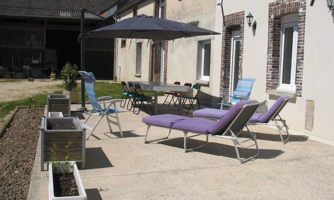 Coulours Apartment | Stylish Apartment for 6 with Terrace at Coulours