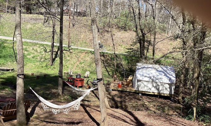 Turtletown RV Rental | Comfortable Tent with Ocean View & Family-Friendly Amenities