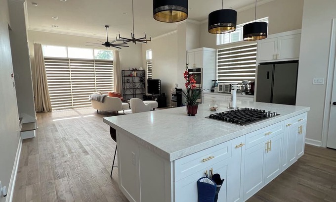 Shady Acres House | Spacious 3-Bed House in the Heights with Free Parking