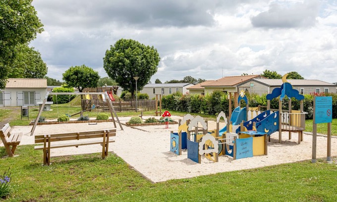 Mache Resort | Eco-Friendly Maison T3 with Pool & Garden in Holiday Village